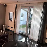 Appartement Luxus Garten Maisonette Im Herz Von